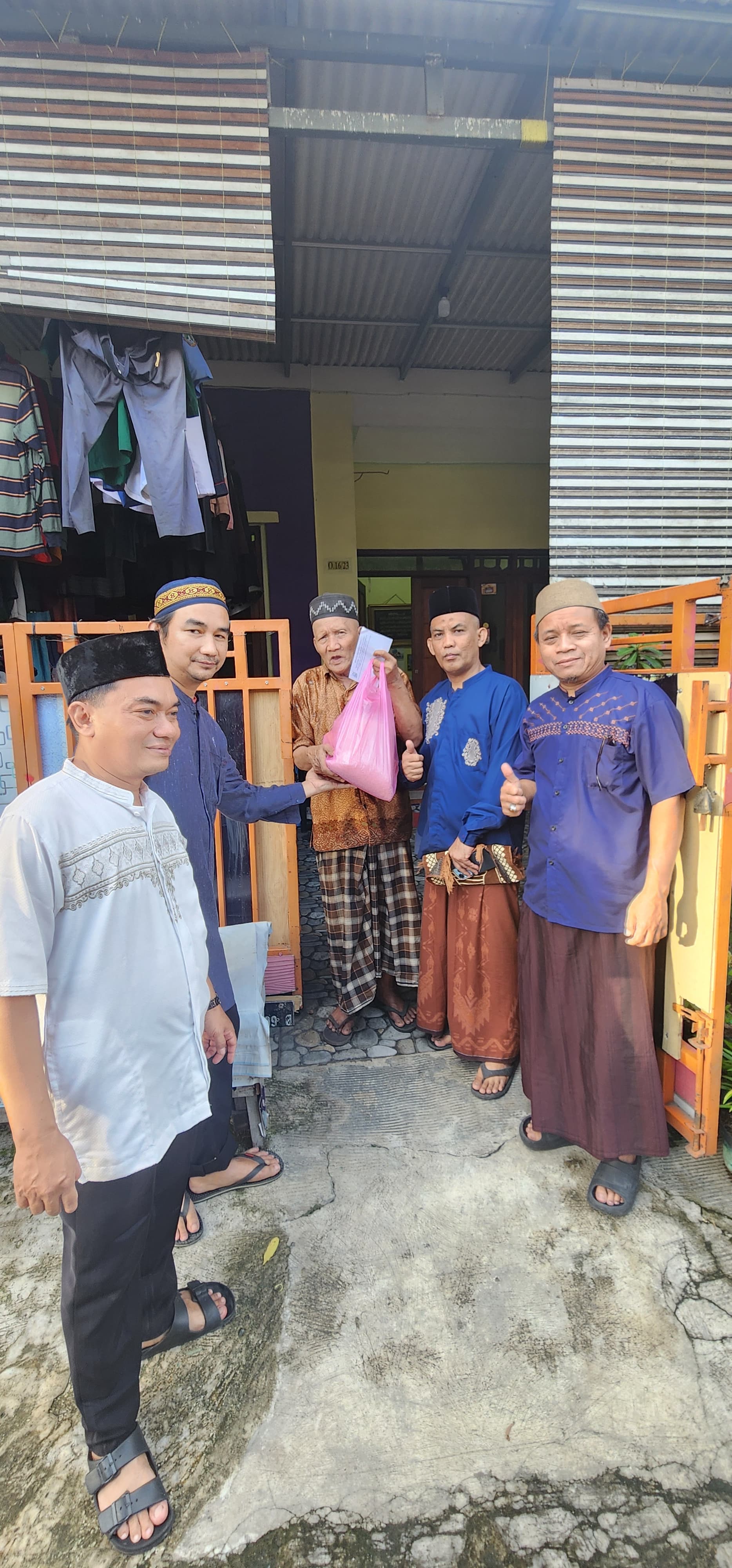 Distribusi Zakat Propesi Ke Mustahik