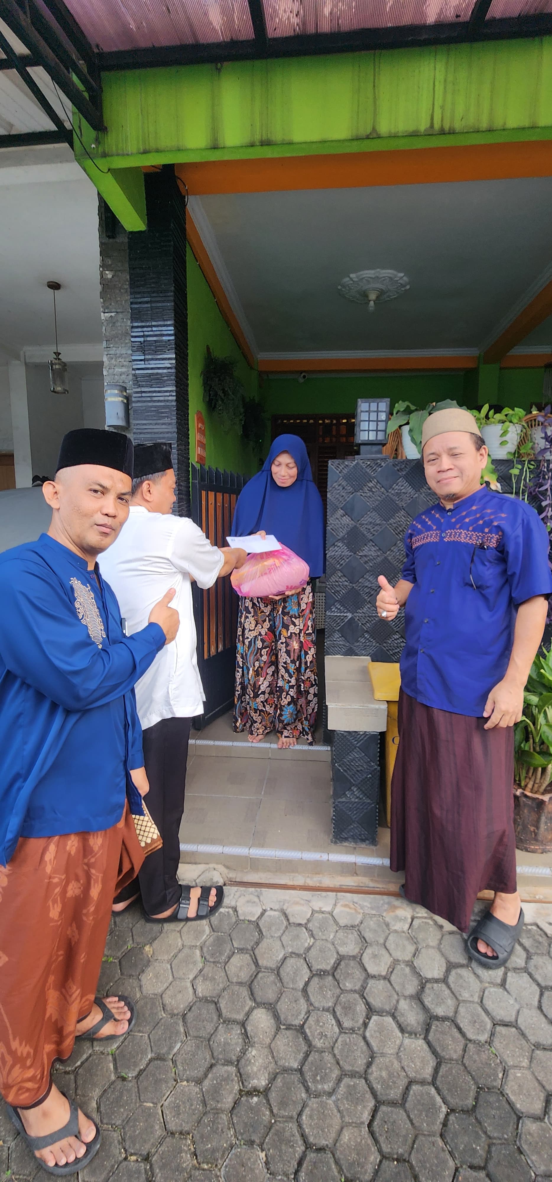 Distribusi Zakat Propesi Ke Mustahik